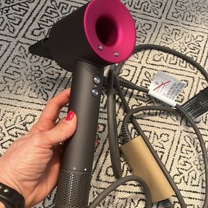 Dyson Supersonic Blow dryer